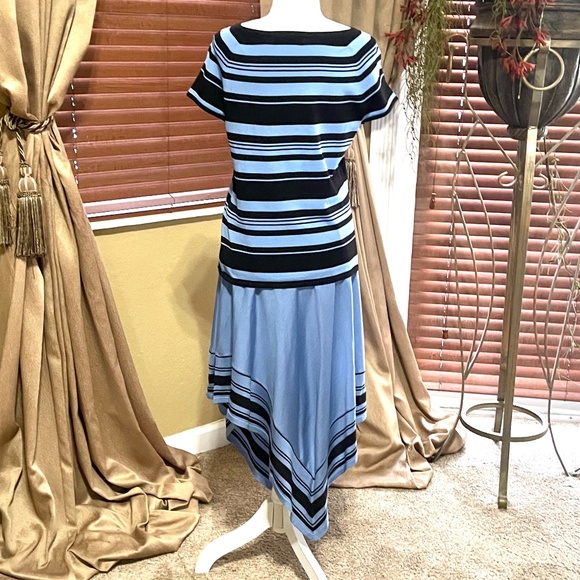 Women's 2 piece Dress. - Size M - NEW ITEM - Picture 4 of 7